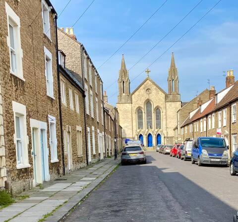Cottage In The Heart Of Frome Exterior photo